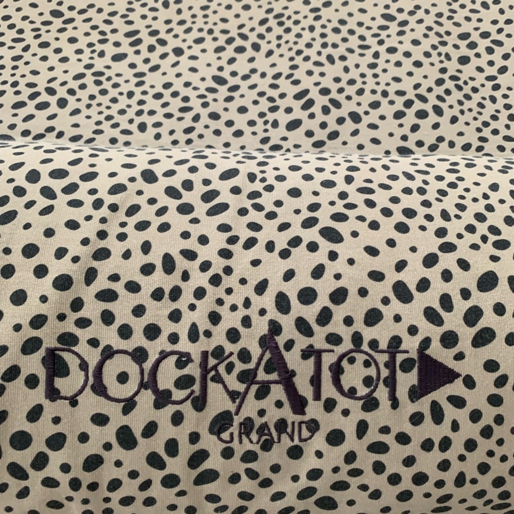 Leopard DockAtot Grand with extra white cover and Navy carrying case